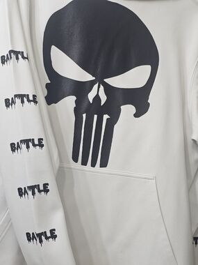 Whitw Battle Hoodie with Black Skull Graphic